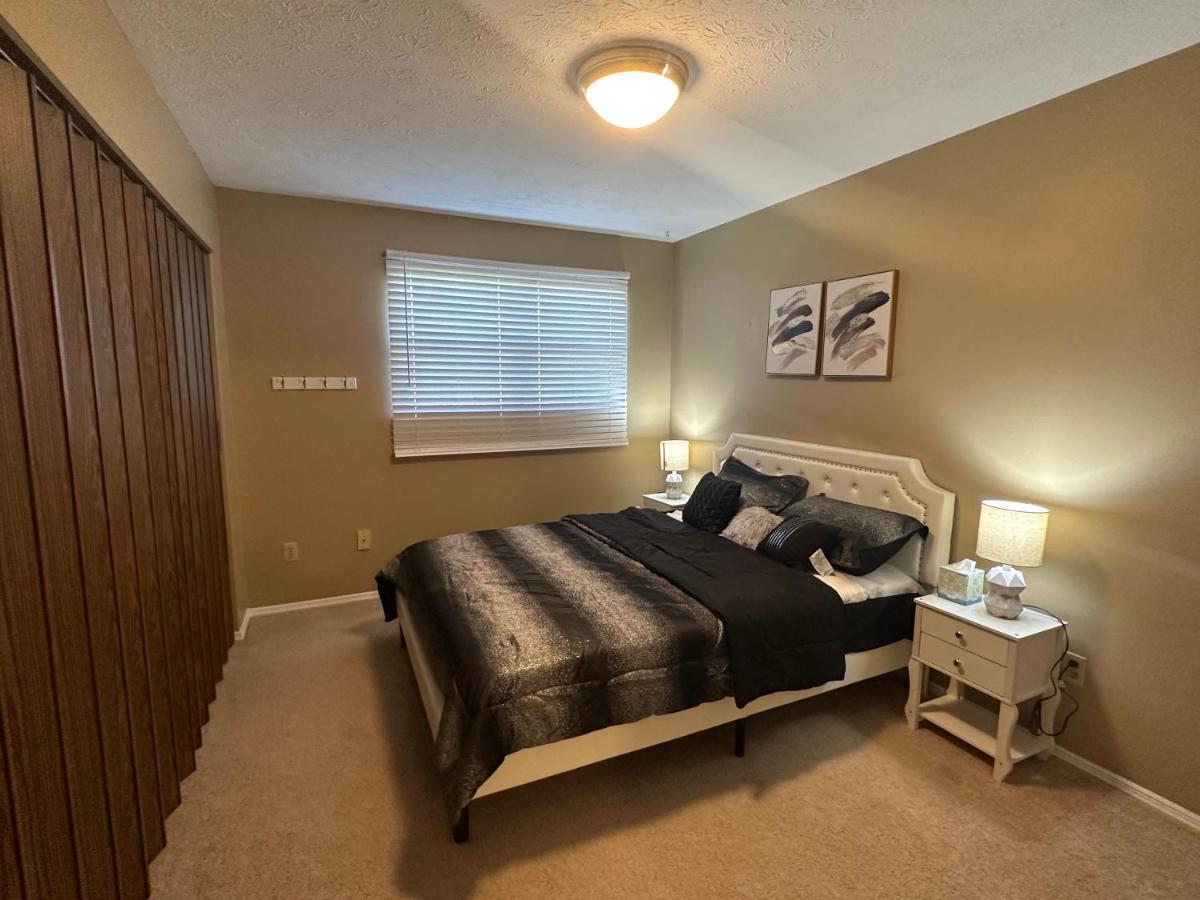 The Cozy Townhouse Wpafb & Wsu Apartamento Fairborn Exterior foto