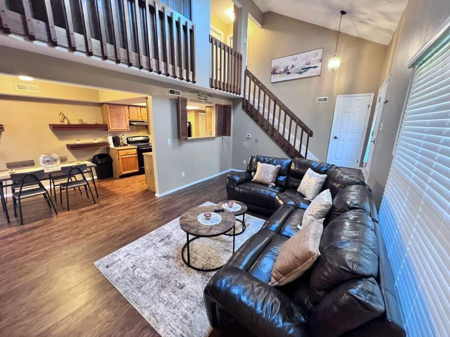 The Cozy Townhouse Wpafb & Wsu Apartamento Fairborn Exterior foto